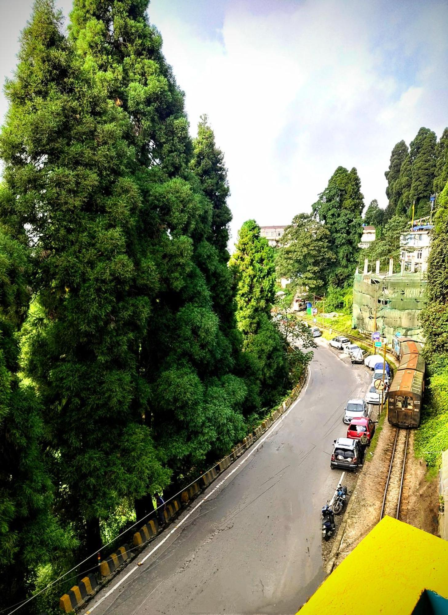 Hidden Monkey Backpackers Darjeeling, Batasia Darjeeling  Eksteriør billede